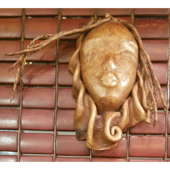 Pair Vintage African Handcrafted Leather Woman's Face Sculptures. 8.5"x7" 7"x4" - Picture 5 of 7